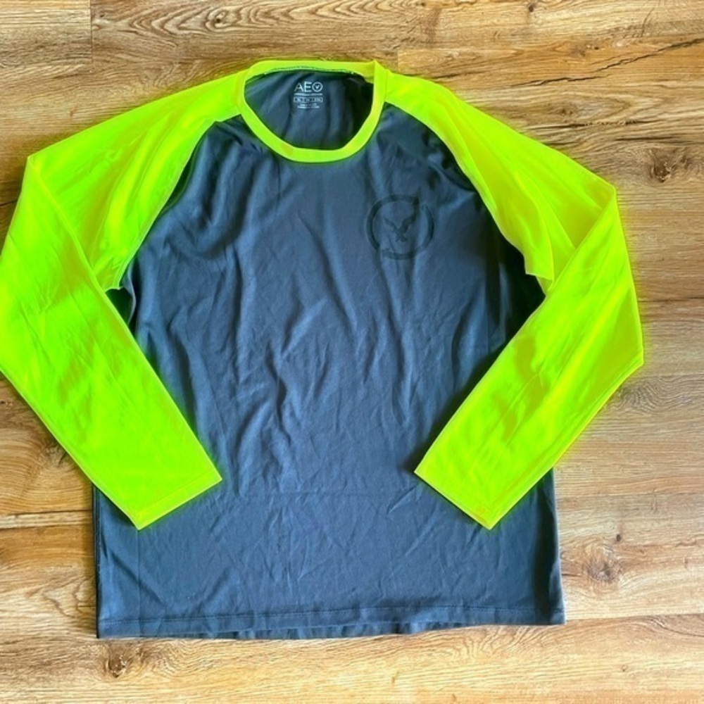 American Eagle Outfitters Men's Gray and Neon Yellow Shirt